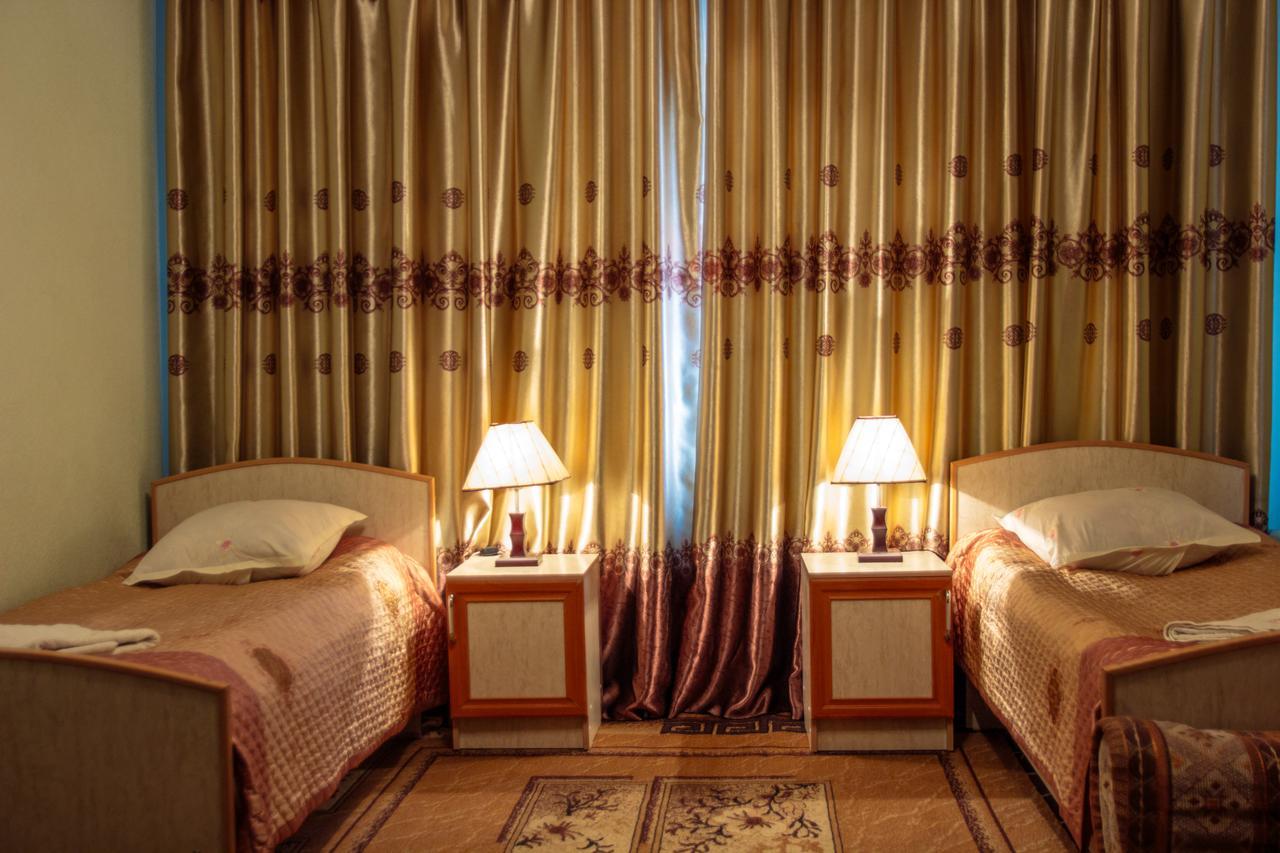 Enirest Hotell Karakol Eksteriør bilde